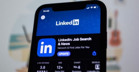 CV and LinkedIn for Overseas Jobs That Actually Sponsor Visas