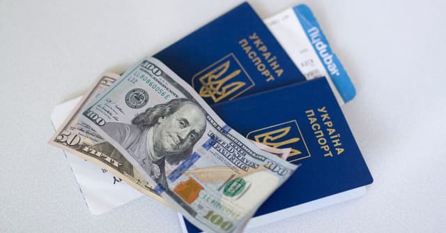 Canada Immigration Costs: A Practical Budgeting Guide (No Guessing)